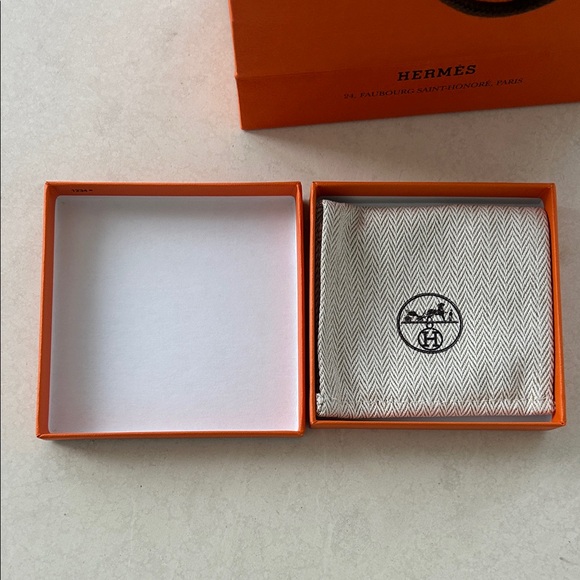 Hermès Bracelet Box and Bag - Picture 2 of 4